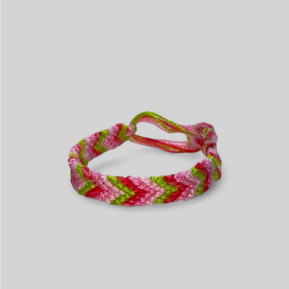 🍓 Strawberry Shortcake Chevron Handwoven Friendship Bracelet - Picture 1 of 4